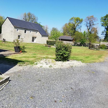 Ferme De Montigny Bed & Breakfast Asnieres-en-Bessin Exterior photo